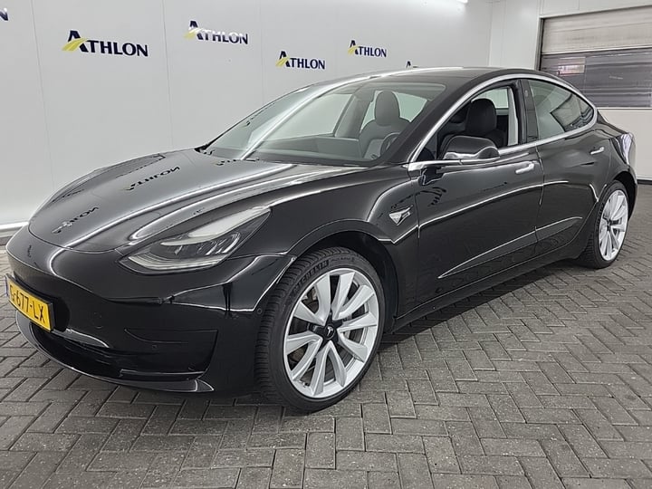 Tesla Model 3 Standard Range Plus RWD 4D 211kW