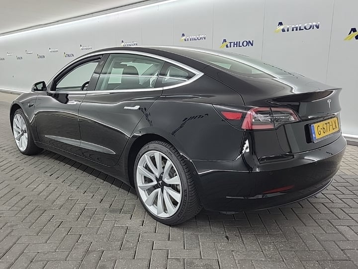 Tesla Model 3 Standard Range Plus RWD 4D 211kW photo