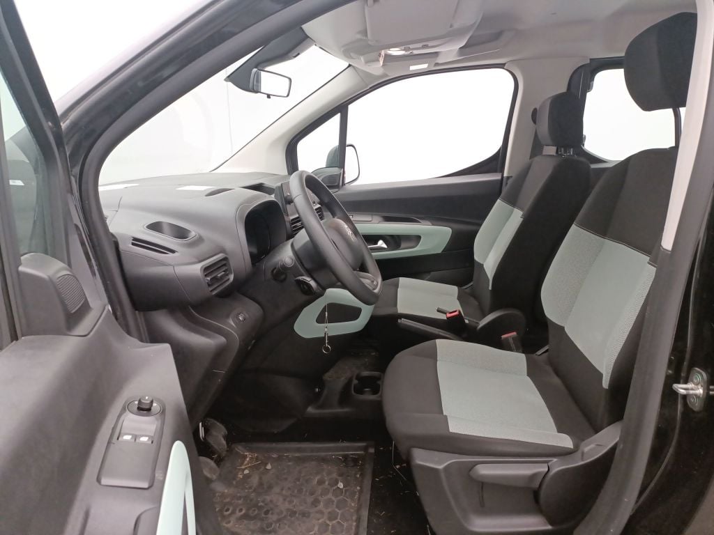 Citroën Berlingo Multispace 1.2 PureTech 110 MAN6 S&S Live M 5d photo