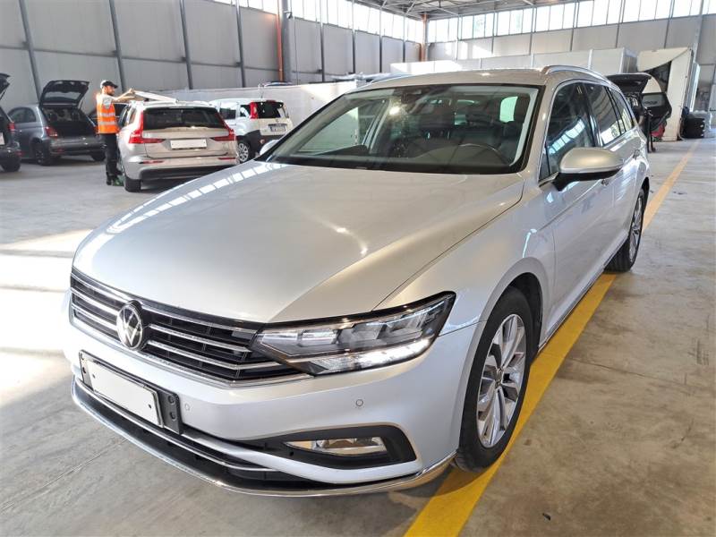 Volkswagen 31 VOLKSWAGEN PASSAT / 2019 / 5P / STATION WAGON VAR. 2.0TDI SCR 147KW EXECUTIVE DSG