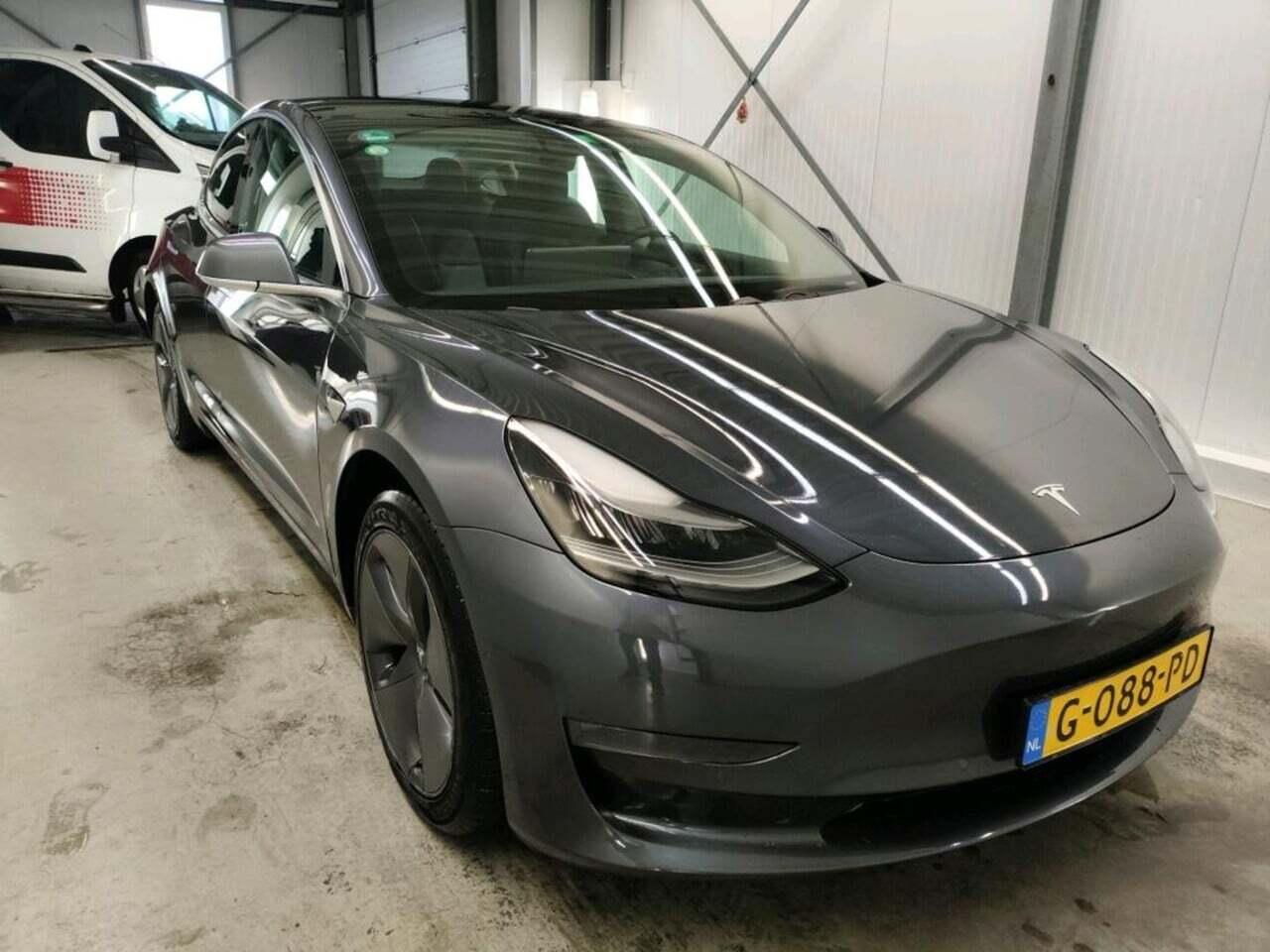 Tesla Model 3 Long R photo