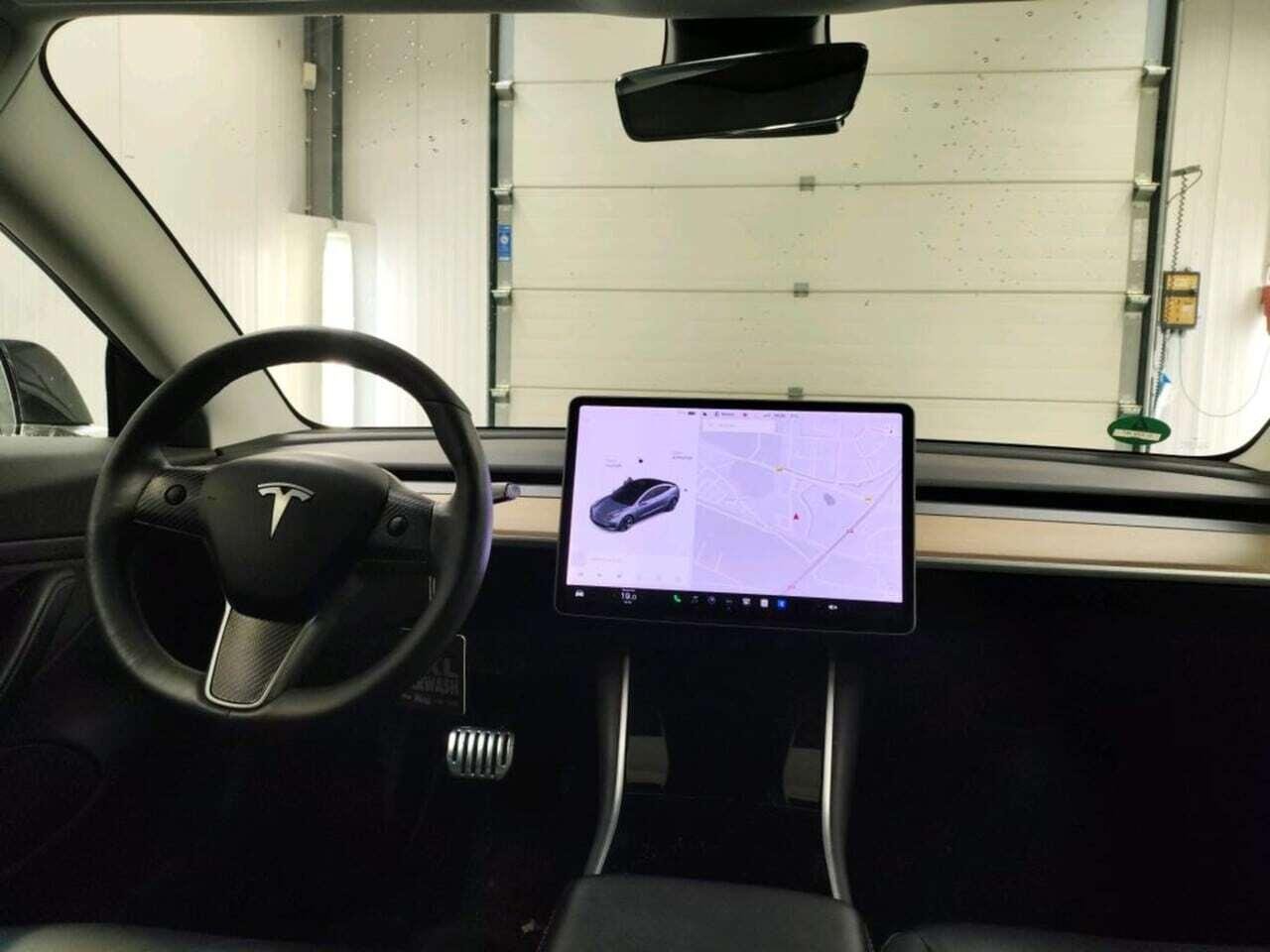 Tesla Model 3 Long R photo