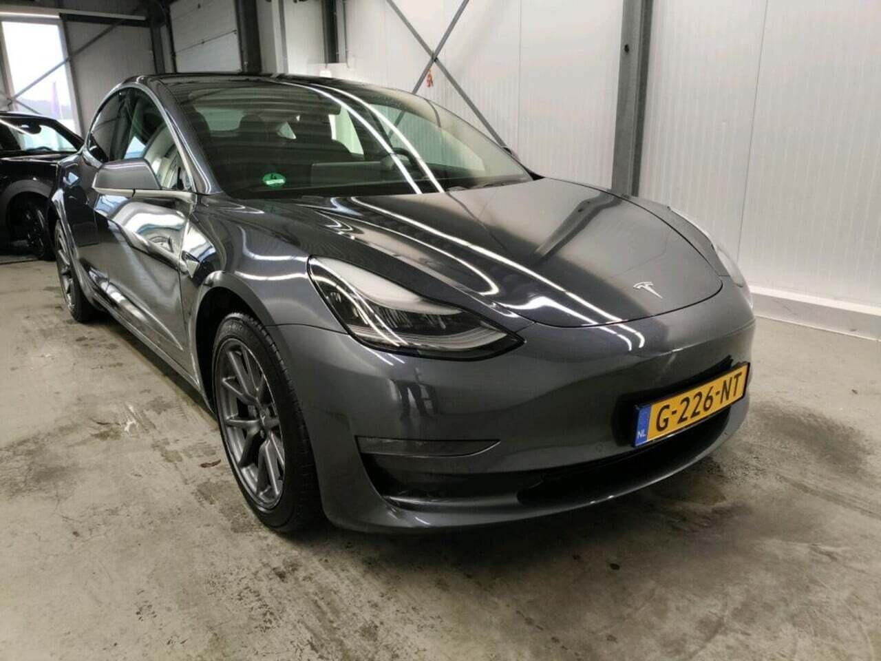 Tesla Model 3 Long R photo