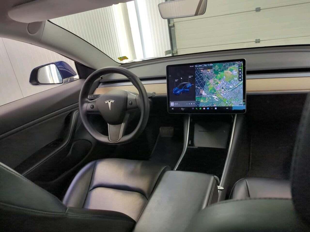 Tesla Model 3 Long R photo