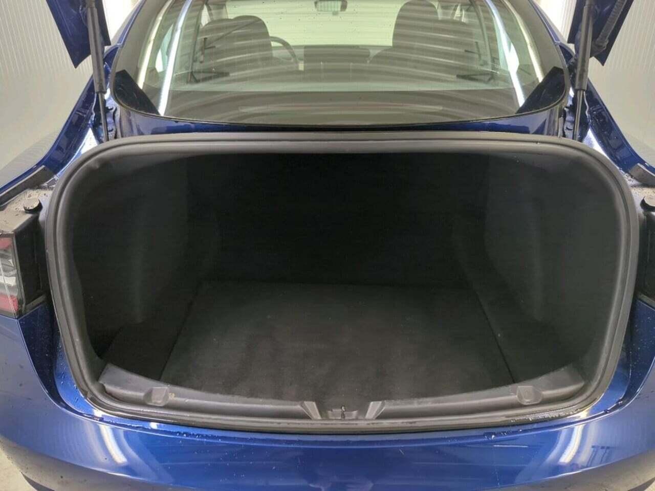 Tesla Model 3 Long R photo