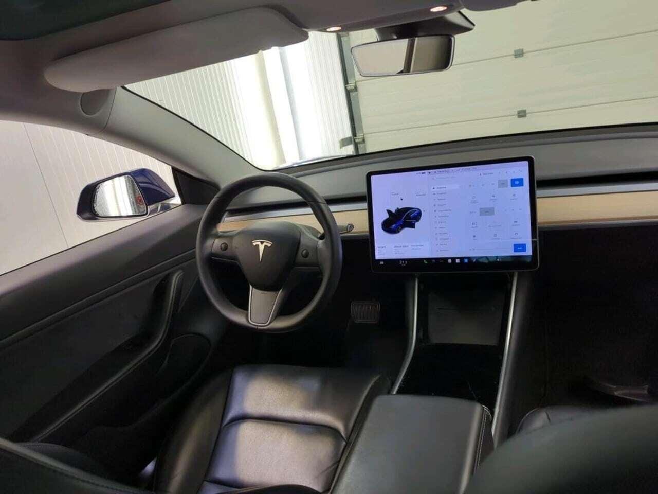 Tesla Model 3 Long R photo