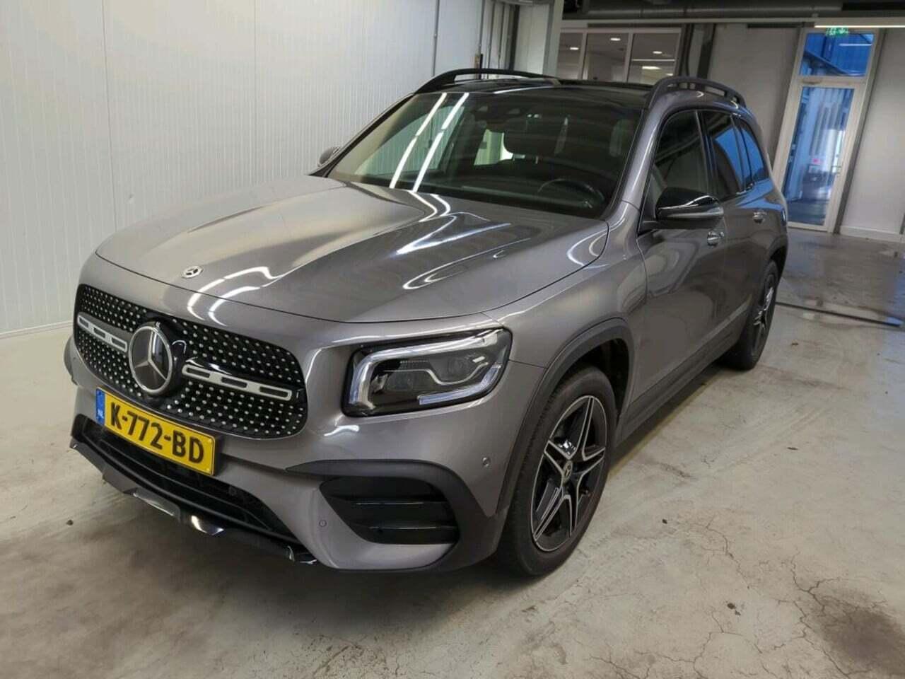 MERCEDES-BENZ GLB 200