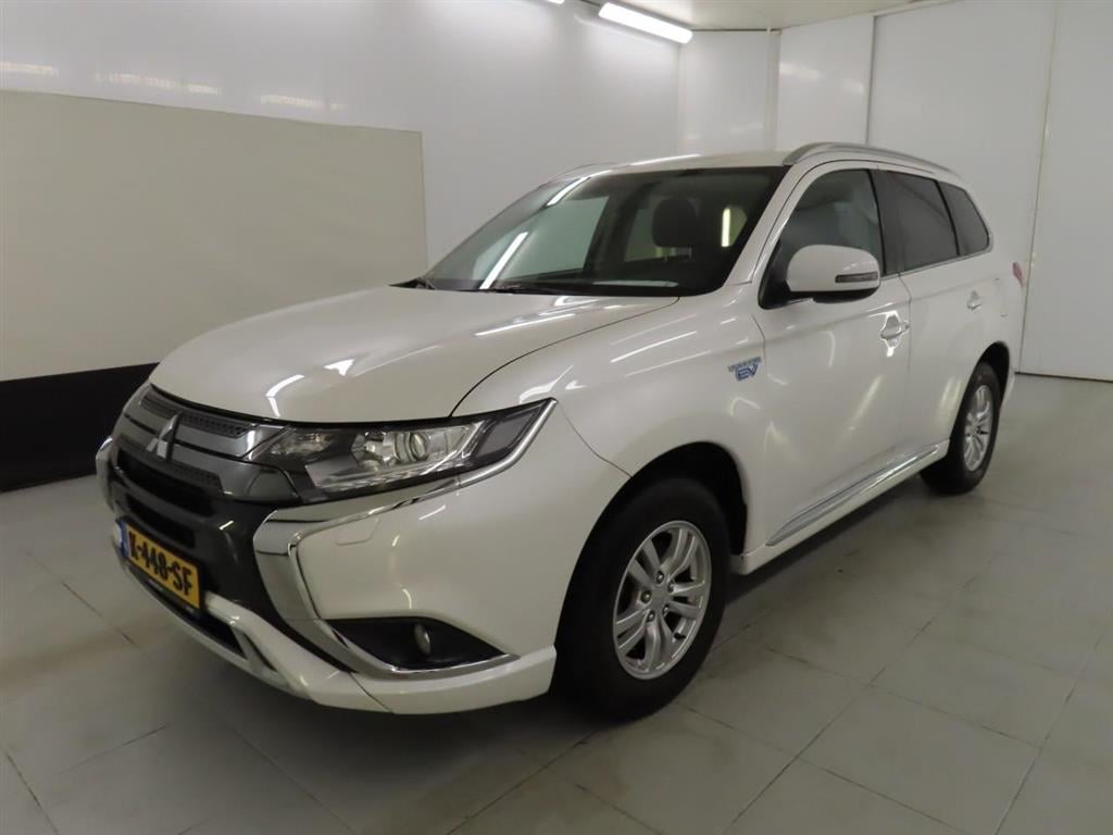 MITSUBISHI OUTLANDER 2.4 PHEV Pure