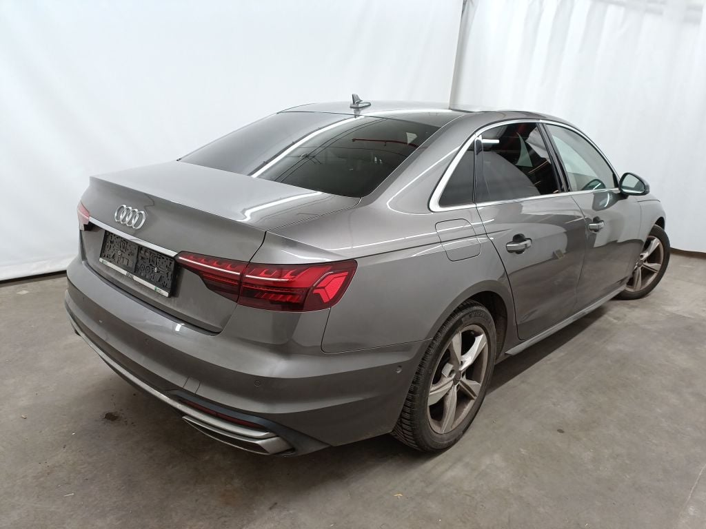 Audi A4 2.0 30 TDi 100kW S tr Adv Business Ed 4d