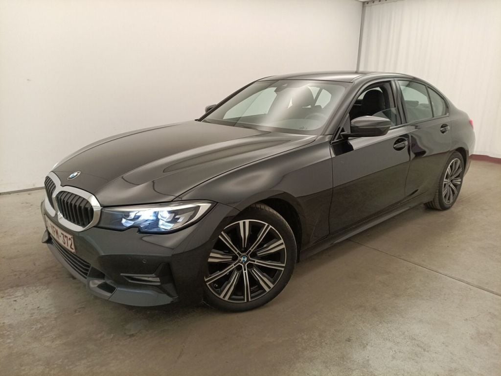 BMW 3 Reeks Berline 318dA (100 kW) 4d photo