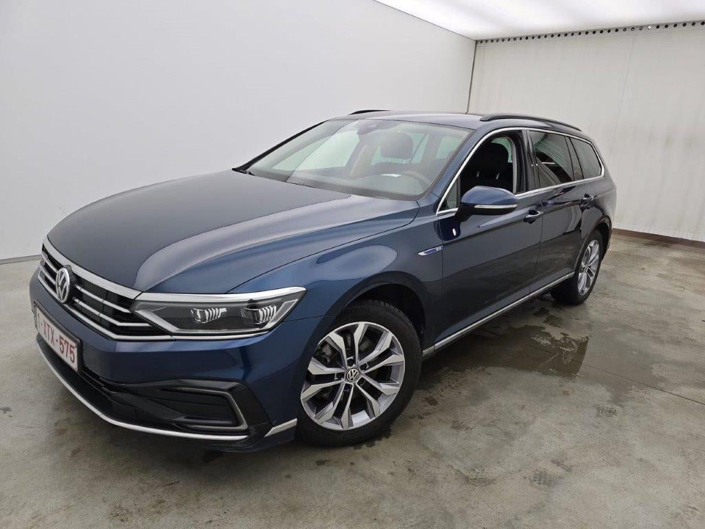 Volkswagen Passat Variant 1.4 TSI DSG6 GTE Business 5d photo