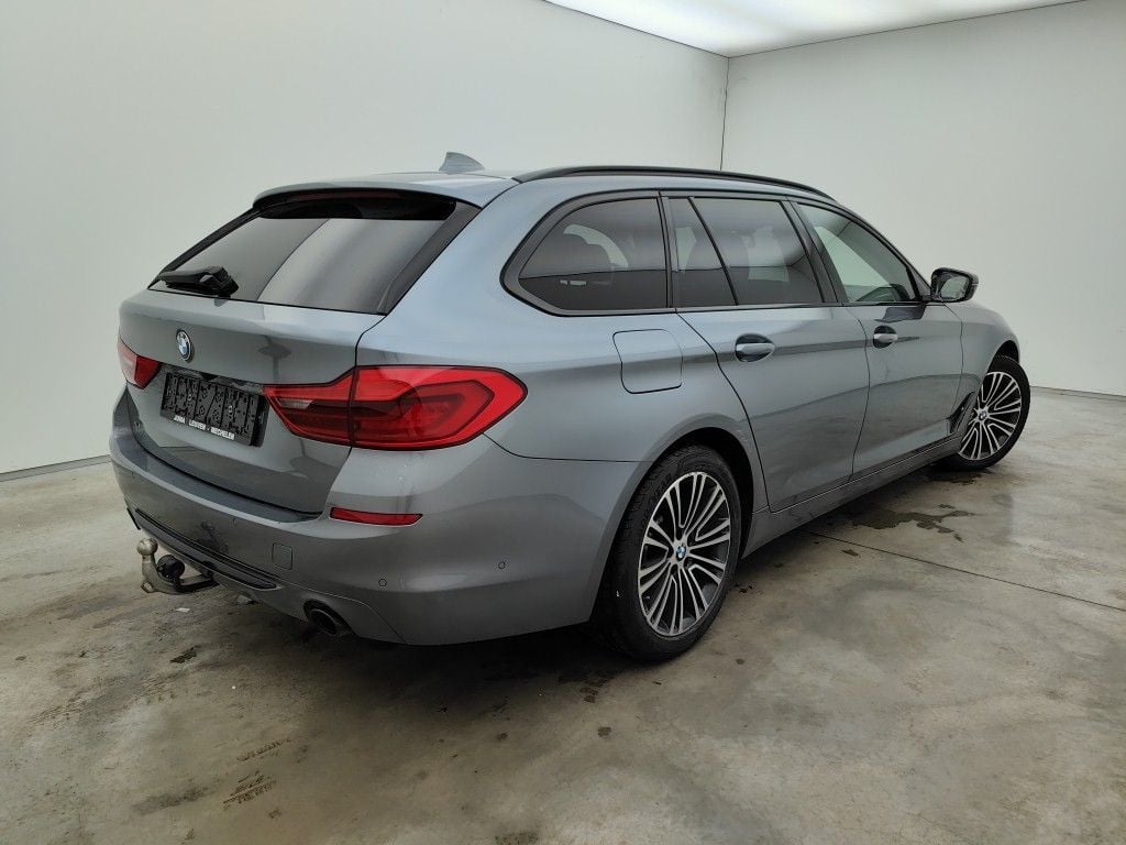 BMW 5 Reeks Touring 520i Aut. (120 kW) 5d photo