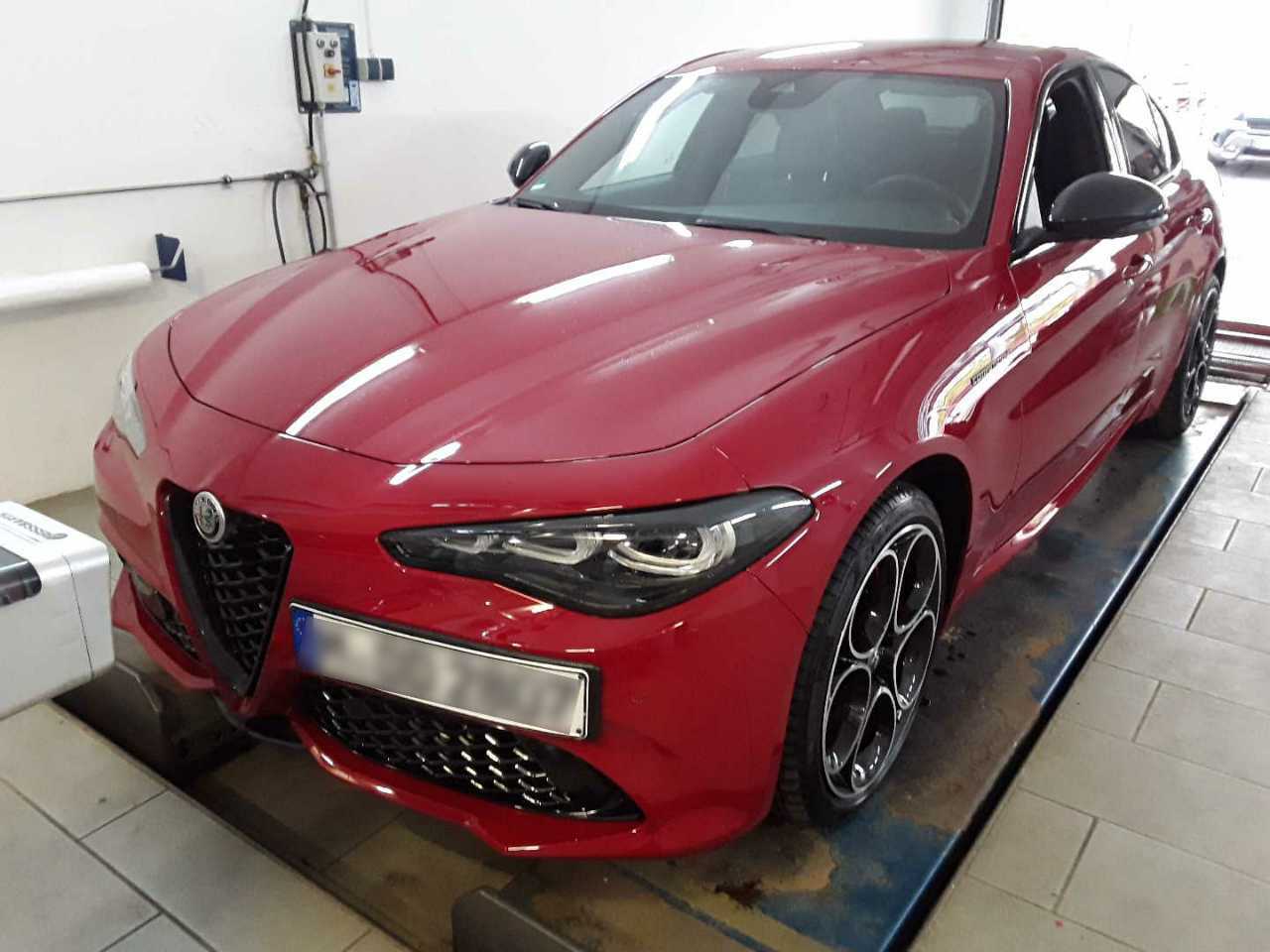 Alfa_romeo Competizione Q4 Giulia