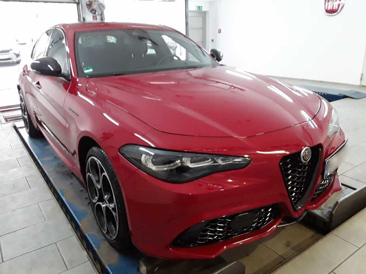 Alfa_romeo Competizione Q4 Giulia photo