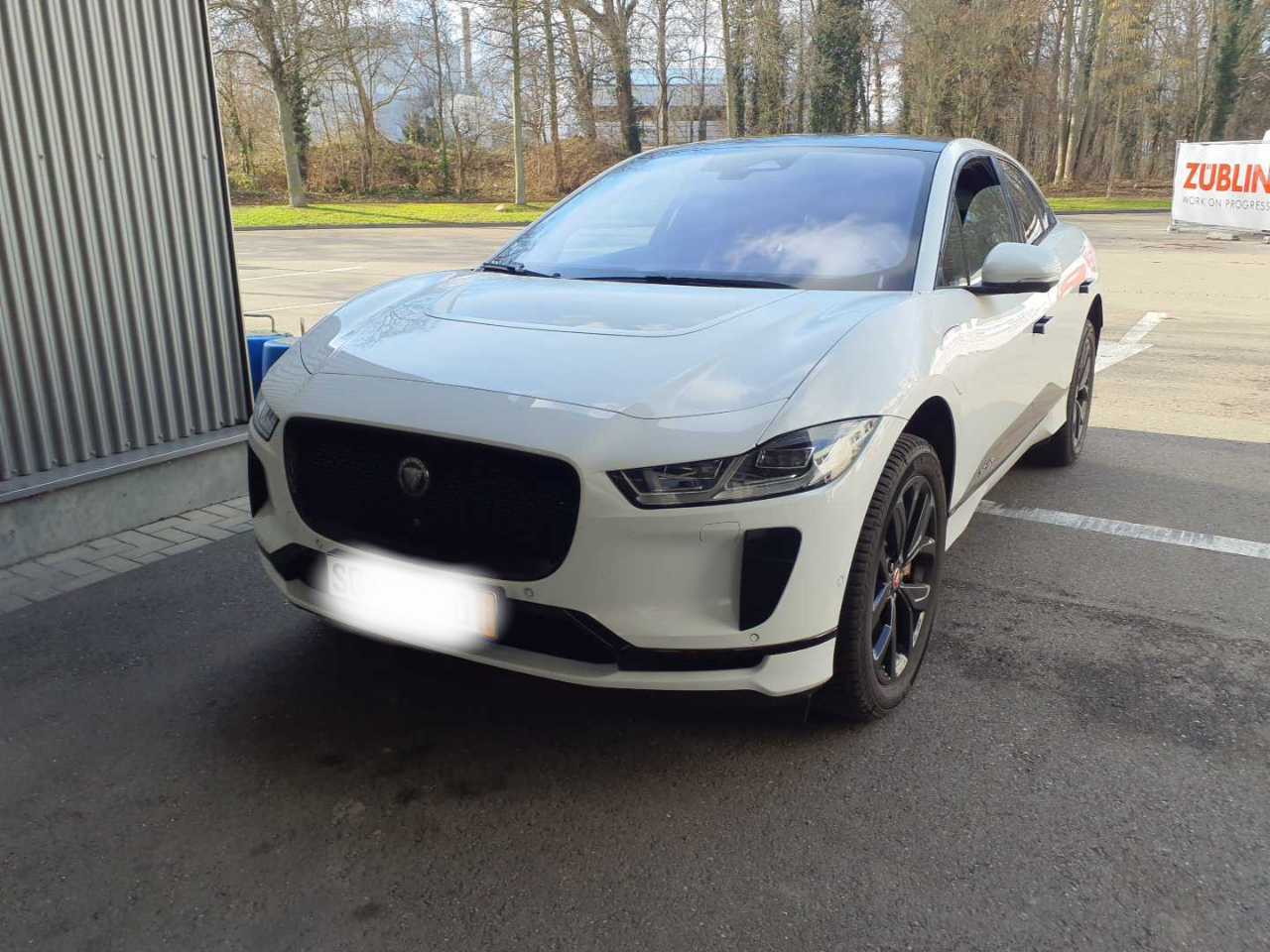 Jaguar SE I-PACE