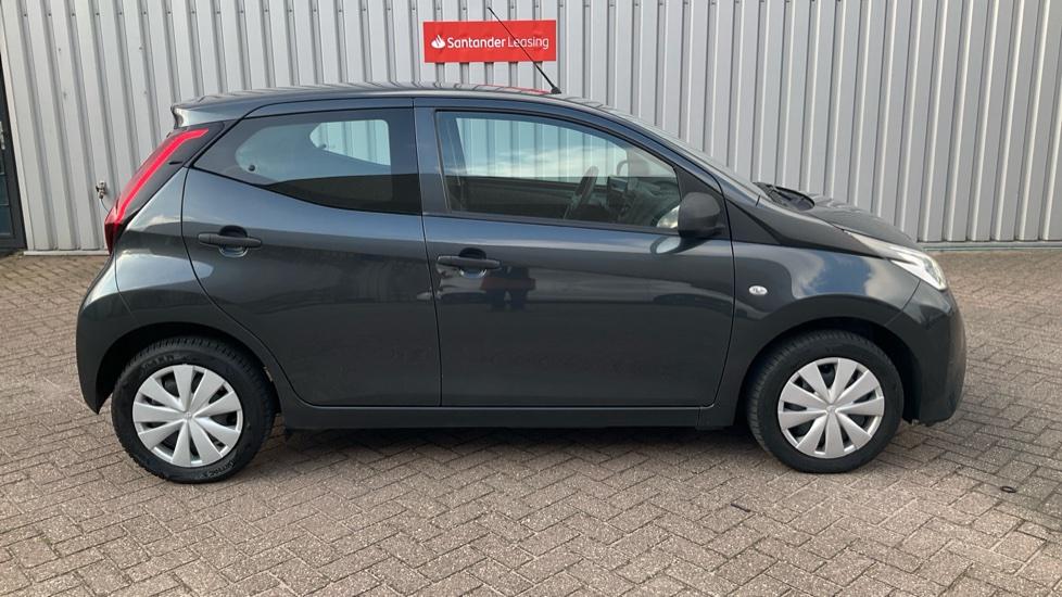 TOYOTA Aygo 1.0vvti x-fun 53kW photo