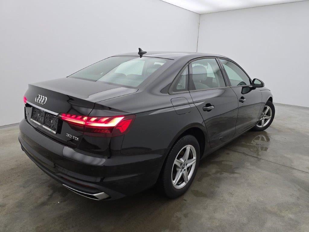 Audi A4 2.0 30 TDi 100kW S tronic Business Ed 4d photo