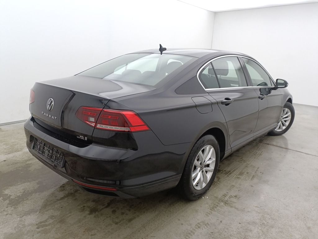 Volkswagen Passat 2.0 TDI 90kW Style DSG 4d photo