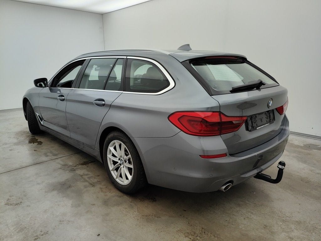 BMW 5 Reeks Touring 518d Aut. (100 kW) 5d photo