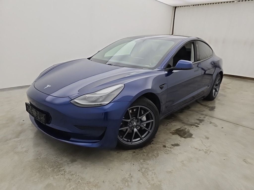 Tesla Model 3 Standard RWD Plus 4d photo