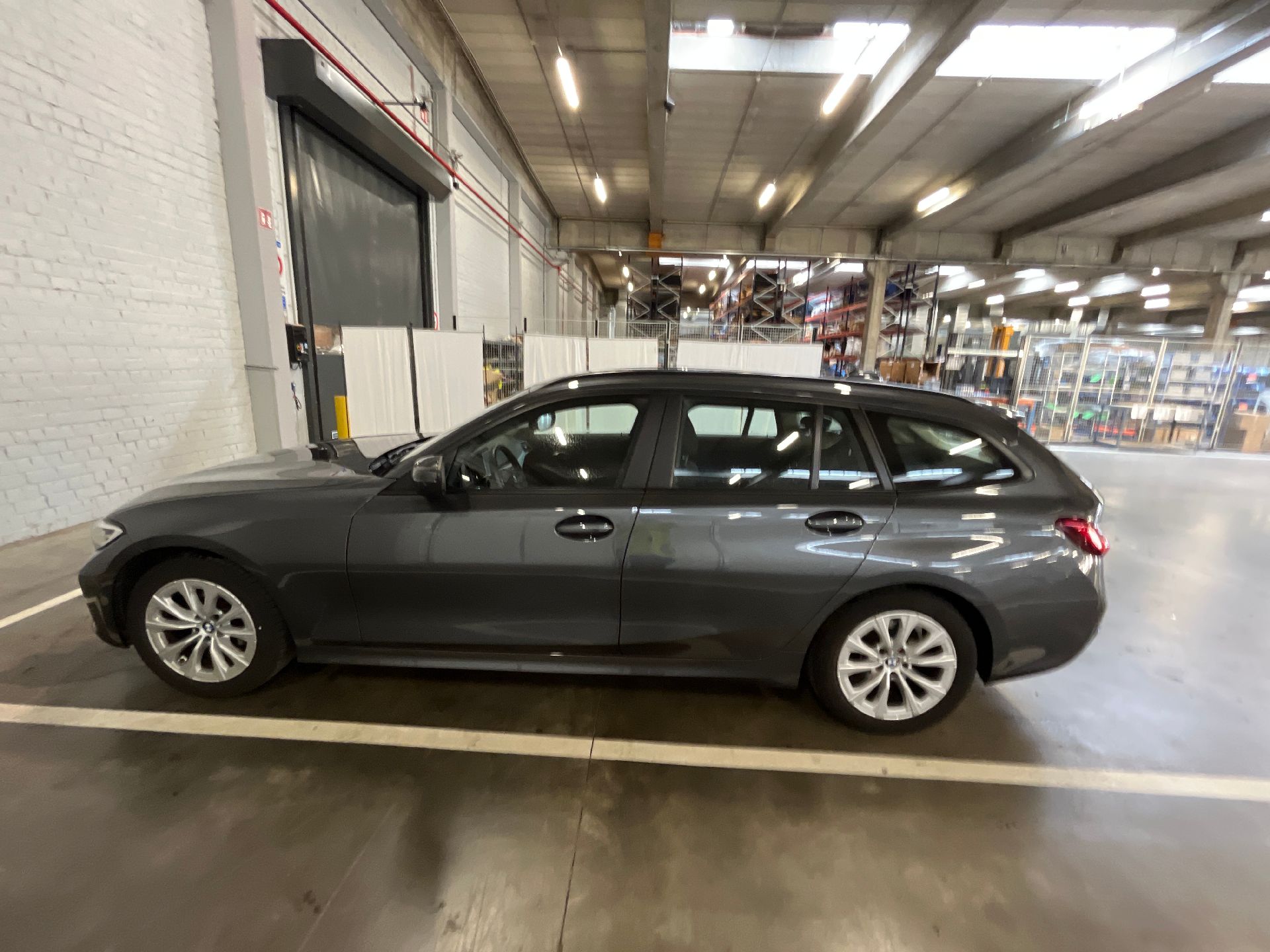 BMW, 3-serie Touring '18, BMW 3 Reeks Touring 318dA (100 kW) 5d photo