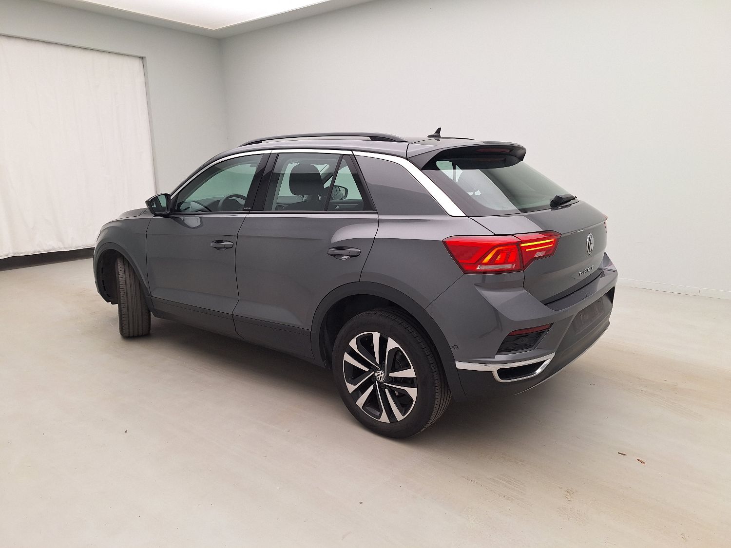 VW, T-Roc '17, Volkswagen T-Roc 1.6 TDI IQ.Drive 5d photo