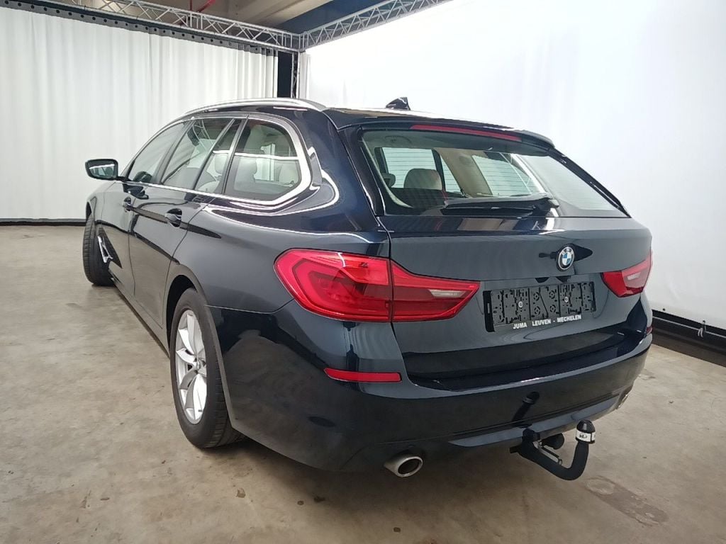 BMW 5 Reeks Touring 520i Aut. (120 kW) 5d photo