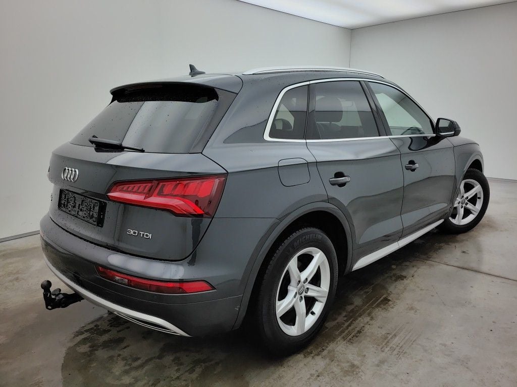 Audi Q5 Business Edition Sport 30 TDI 5d photo