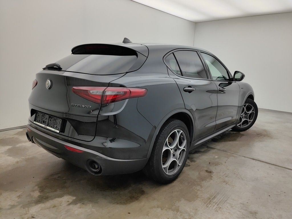 Alfa Romeo Stelvio 2.2 D 160 Sprint 5d photo