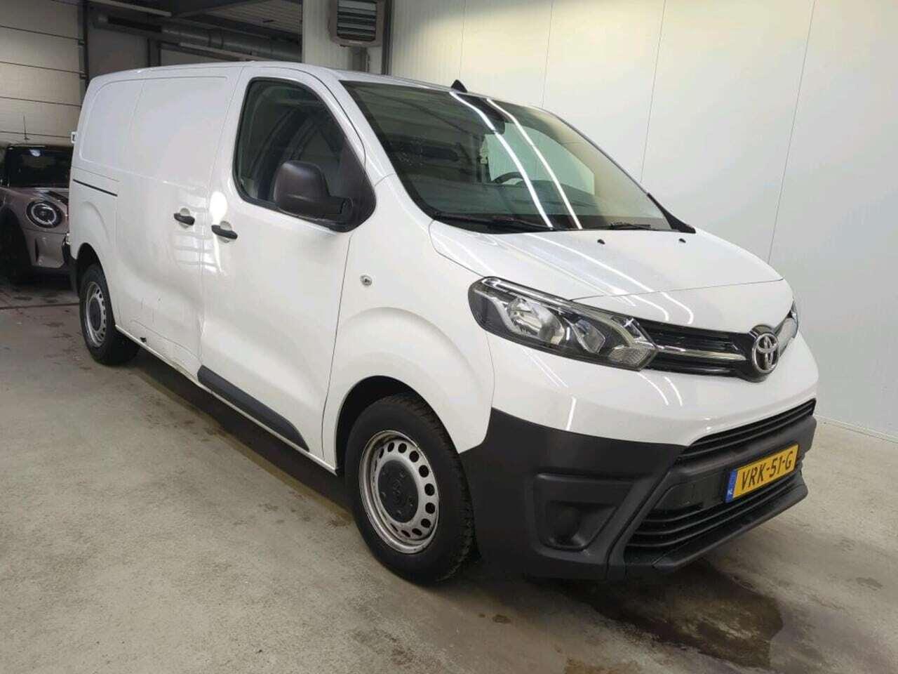 TOYOTA ProAce Worker 2.0 D-4D Live photo