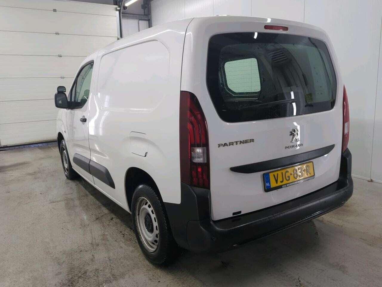 PEUGEOT Partner 1.5 BlueHDI Premium photo