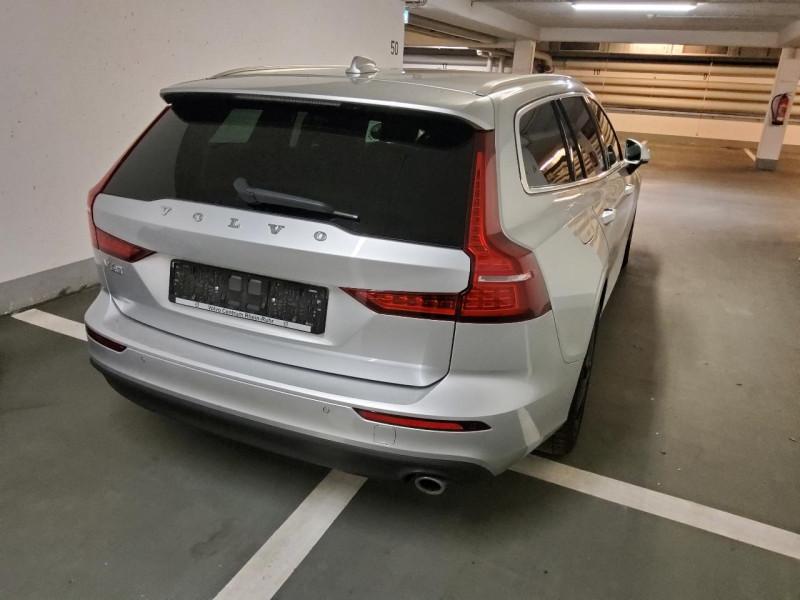 VOLVO V60 Kombi (2018->) DE - Kb5 D3 EU6d-T, Momentum Pro (EURO 6d-TEMP), 2019 - 2020 photo