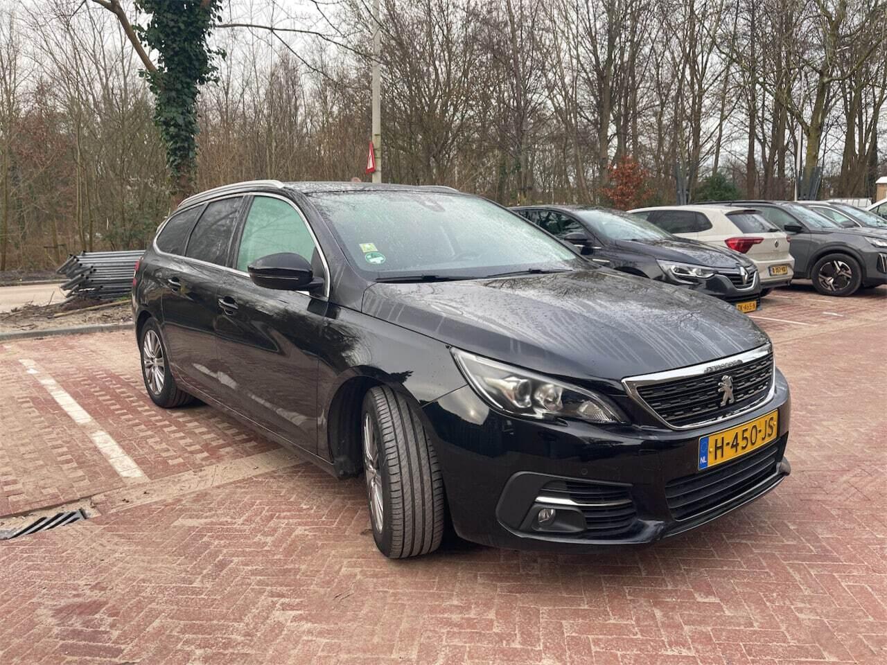 PEUGEOT 308 SW 1.2 PureTech Blue Lease Premiu photo