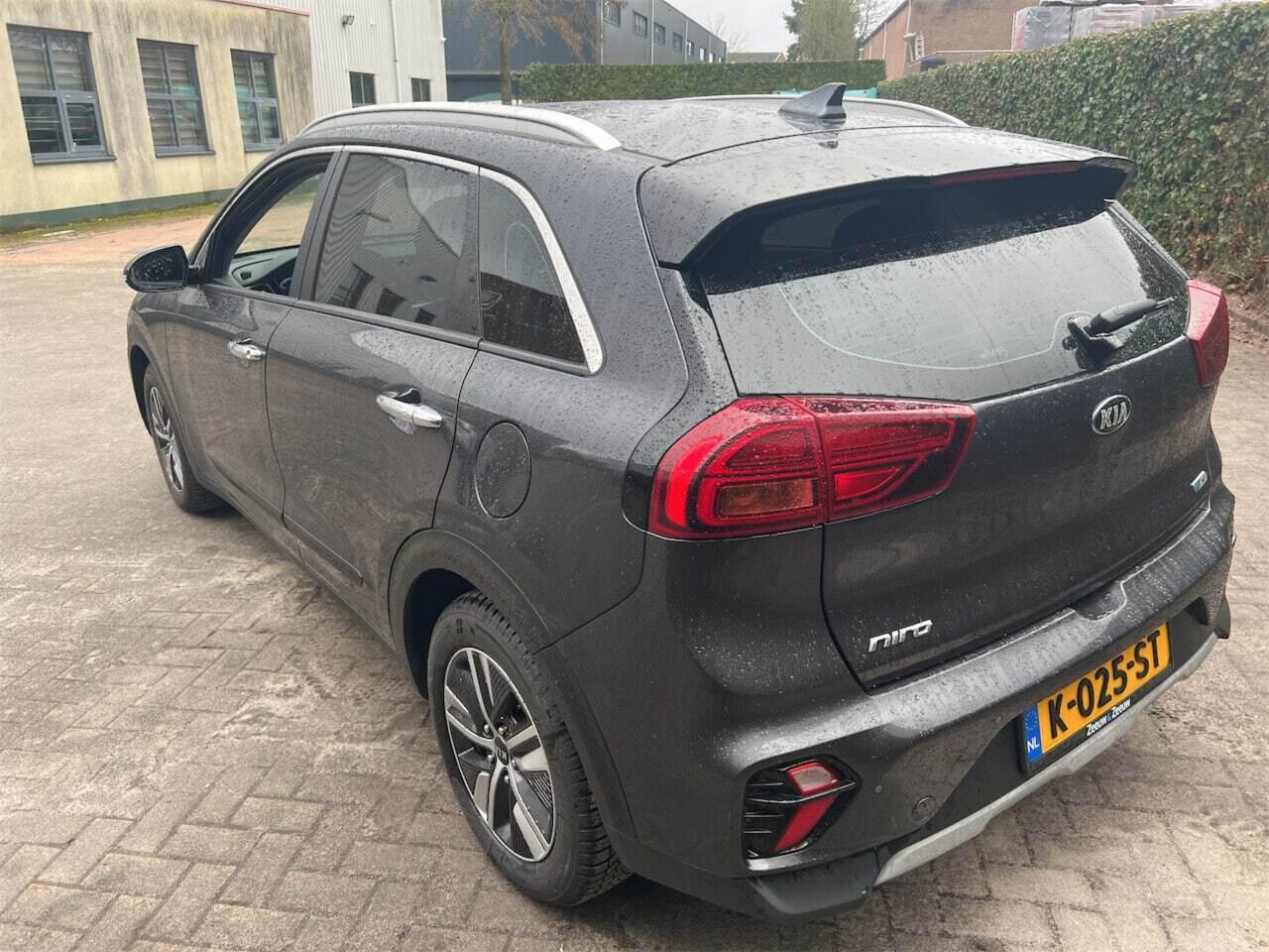 KIA Niro 1.6 GDi Hybrid DynamicLine photo