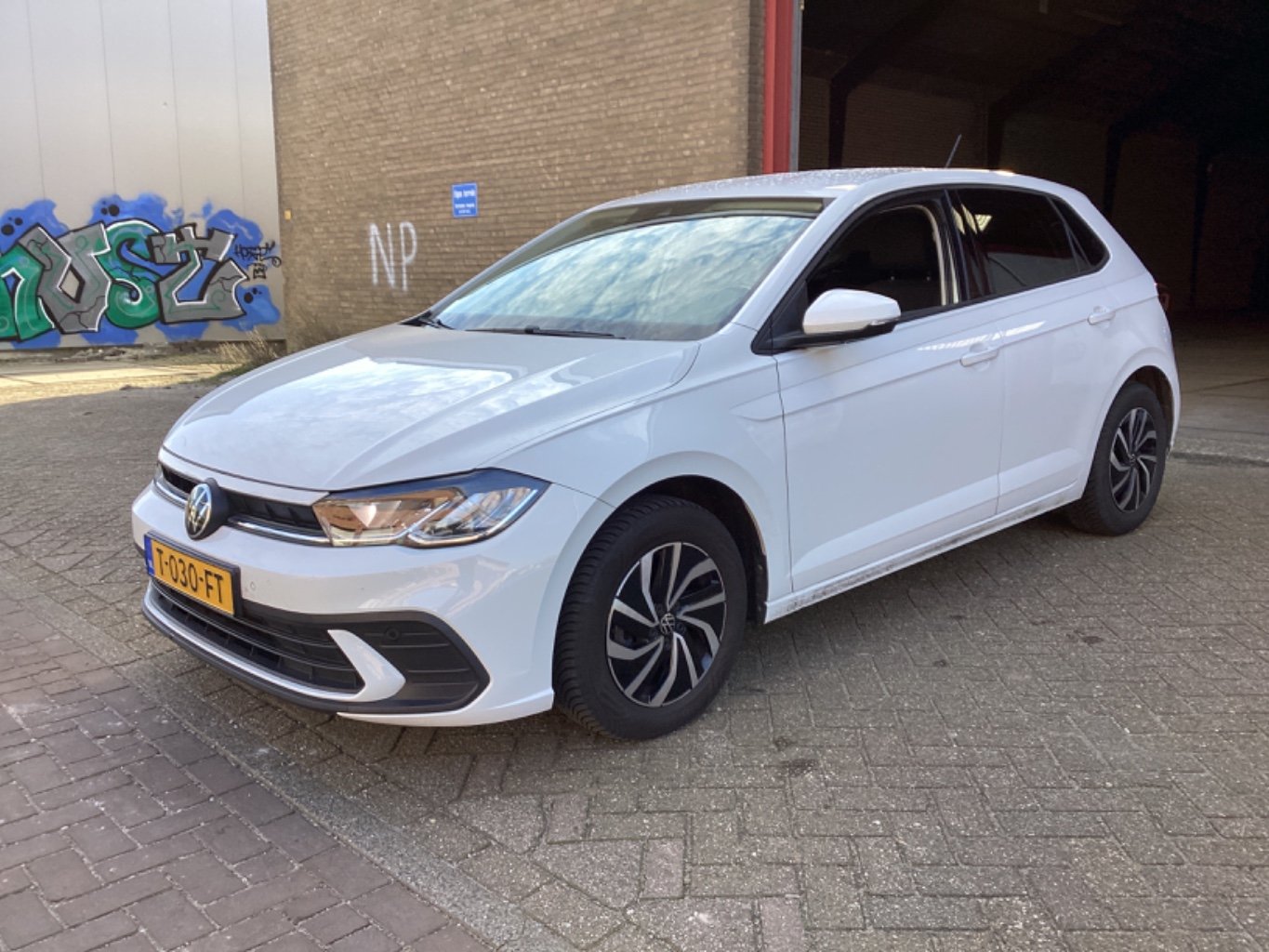 VOLKSWAGEN POLO 1.0 TSI Life Bns