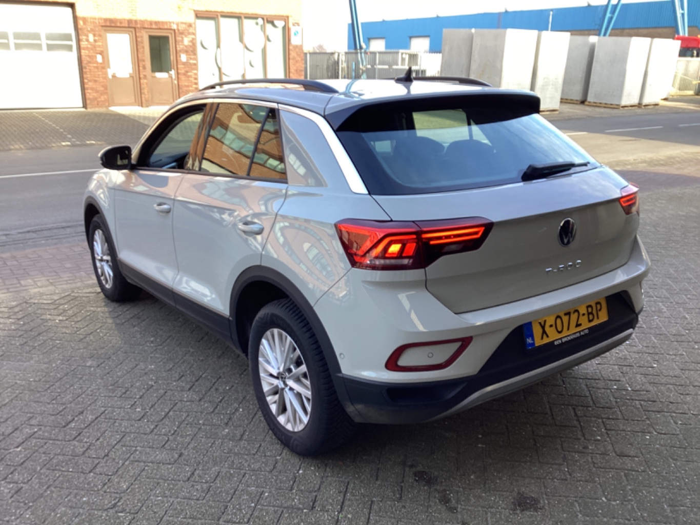 VOLKSWAGEN T-Roc 1.5 TSI Life photo