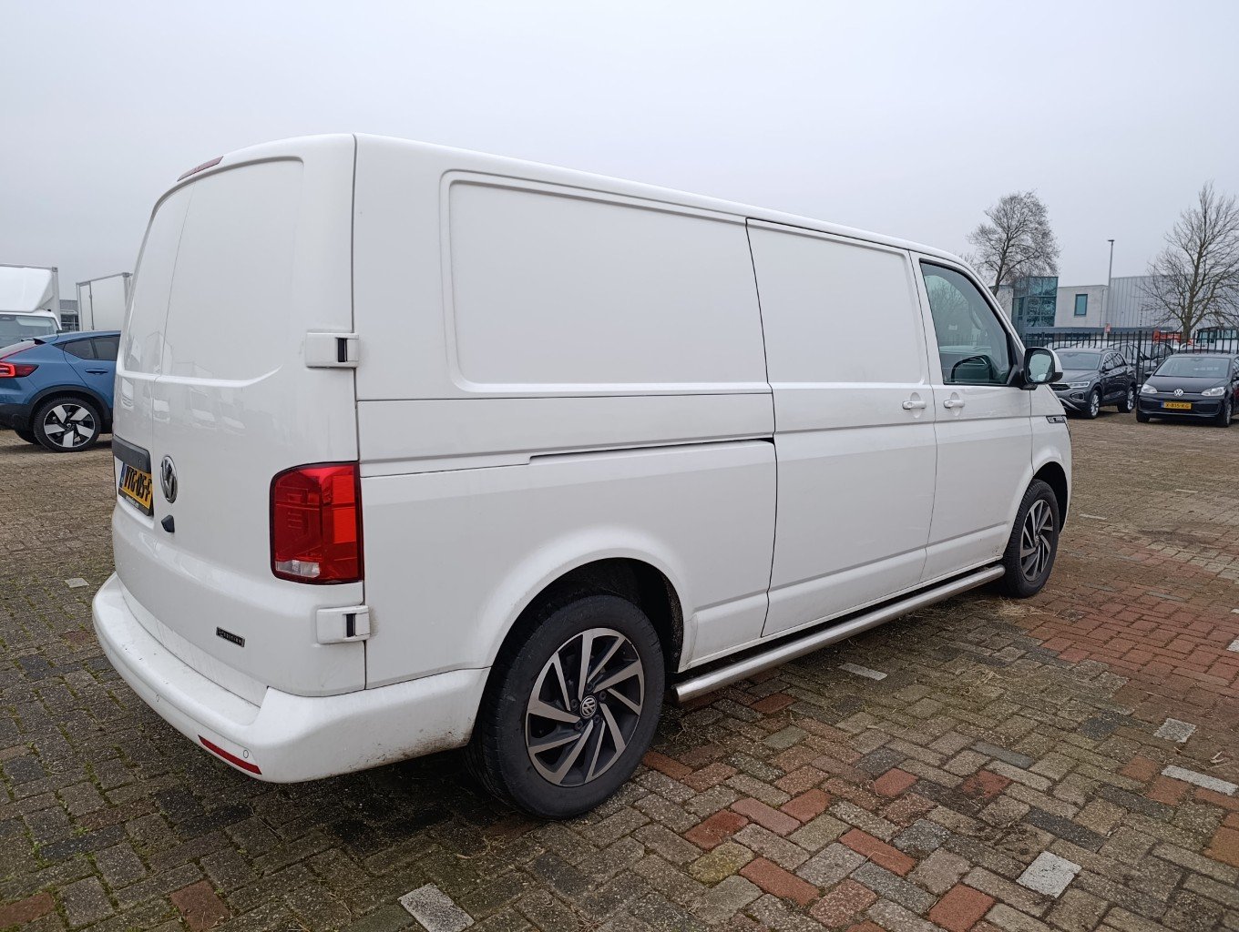 VOLKSWAGEN TRANSPORTER 2.0 TDI L2H3 Bu photo