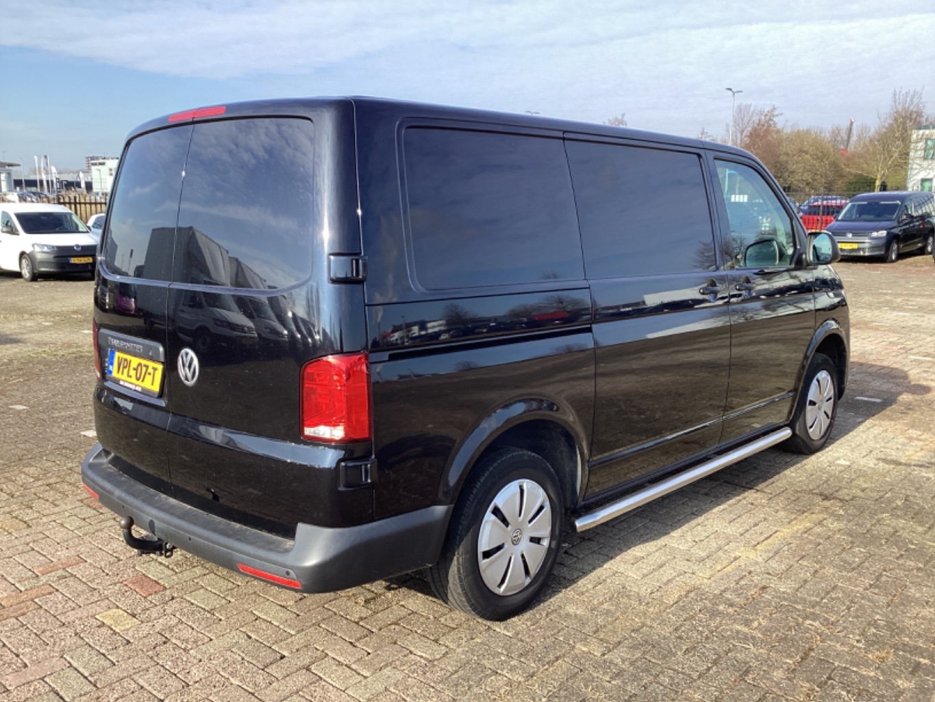 VOLKSWAGEN TRANSPORTER 2.0 TDI L1H1 Ec.Bus. photo