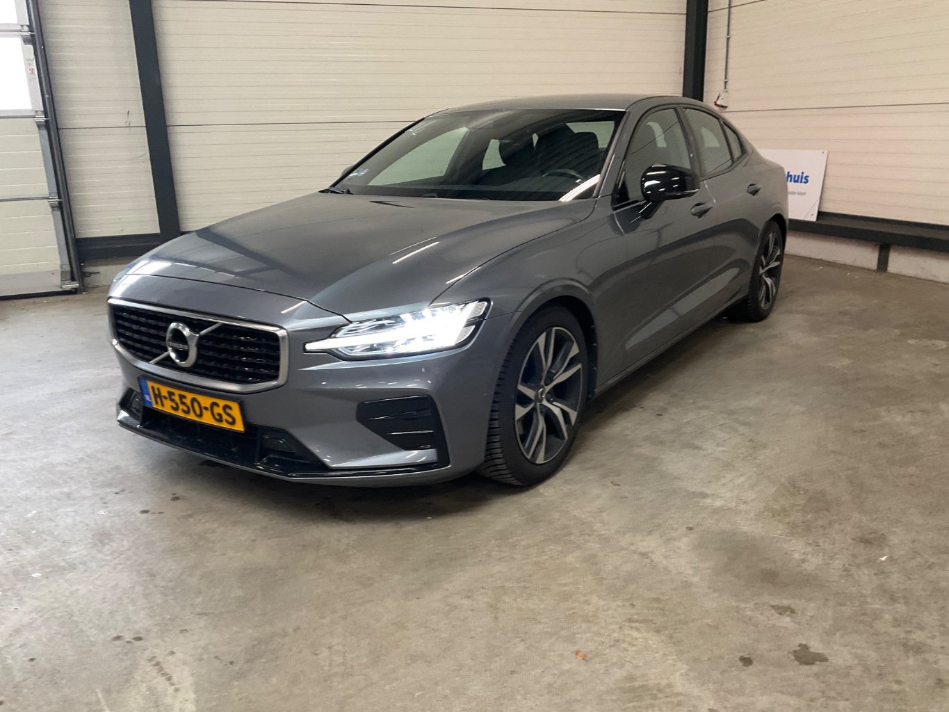 VOLVO S60 2.0 T4 R-Design