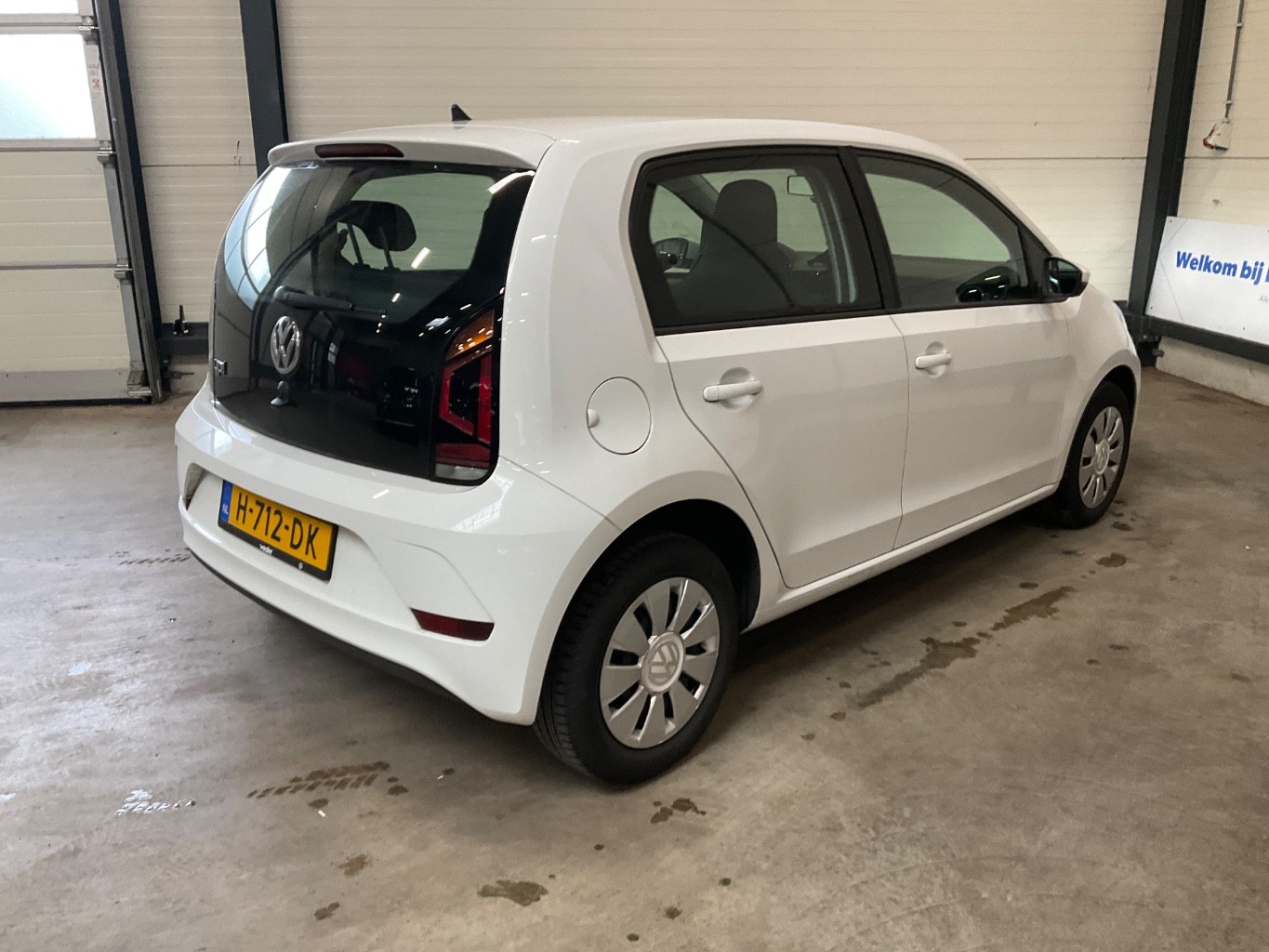 VOLKSWAGEN UP! 1.0 BMT move up! photo