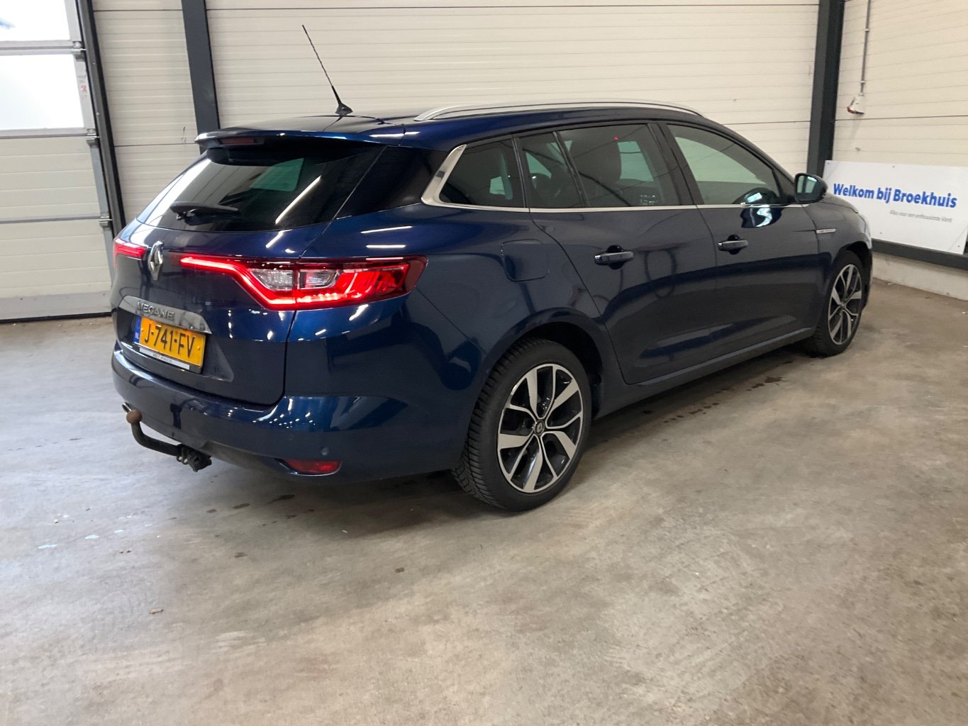 RENAULT MEGANE ESTATE 1.5 Blue dCi Bose photo