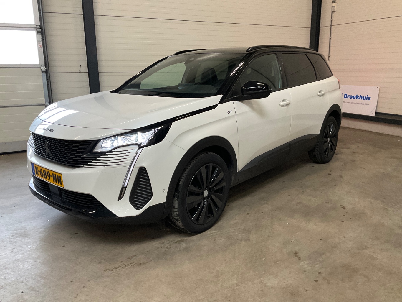 PEUGEOT 5008 1.2 PureT. GT