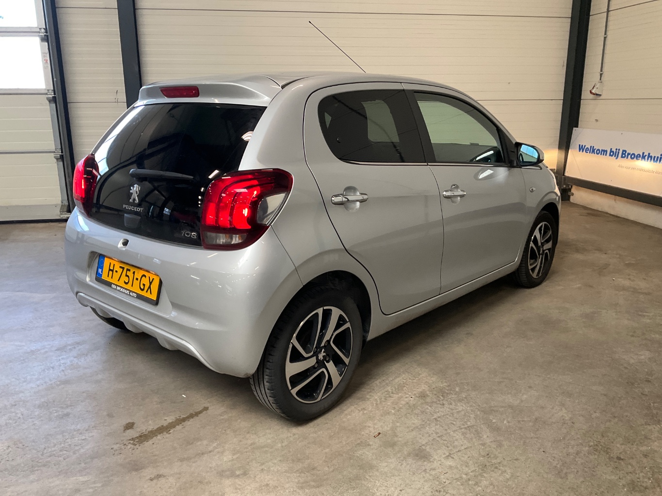 PEUGEOT 108 1.0 e-VTi Allure photo