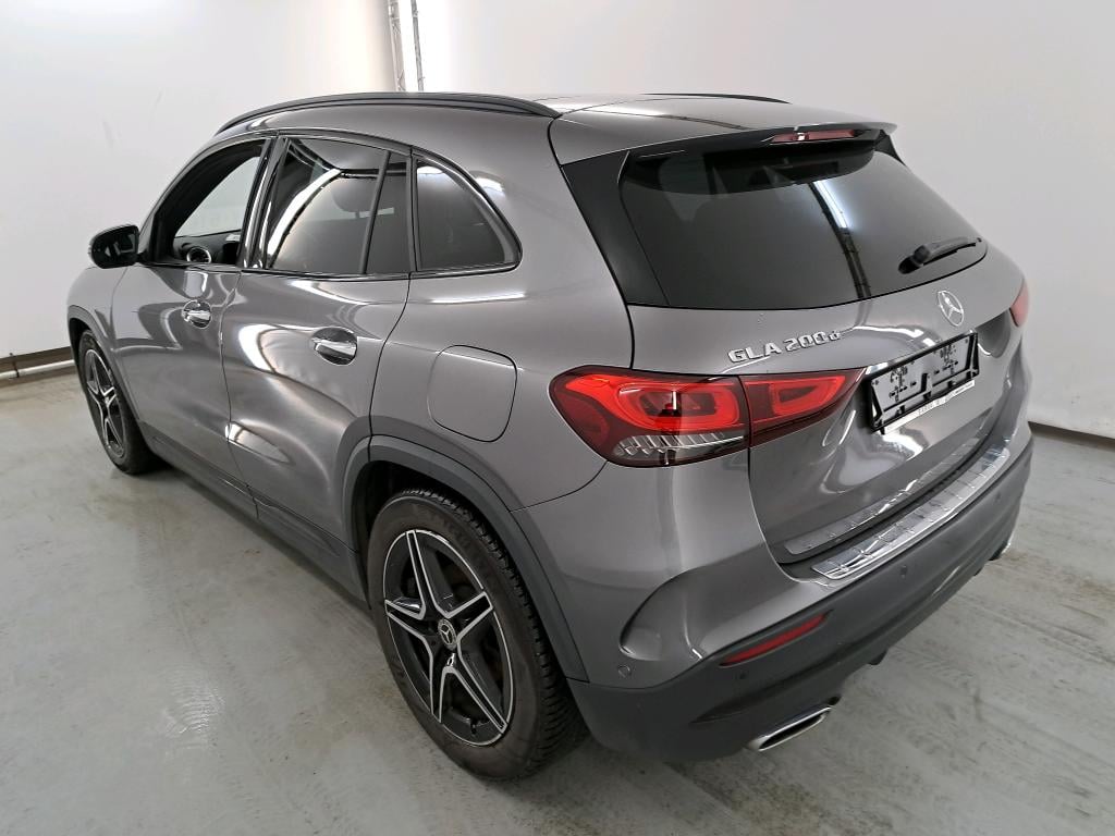 MERCEDES-BENZ GLA 2.0 GLA 200 D DCT BUSINESS SOLUTION AMG Plus photo