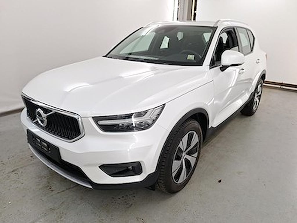 VOLVO XC40 1.5 T2 MOMENTUM PRO Intellisafe Pro