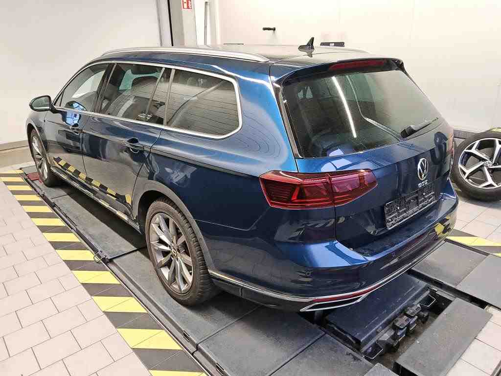 Vw GTE Passat Variant photo