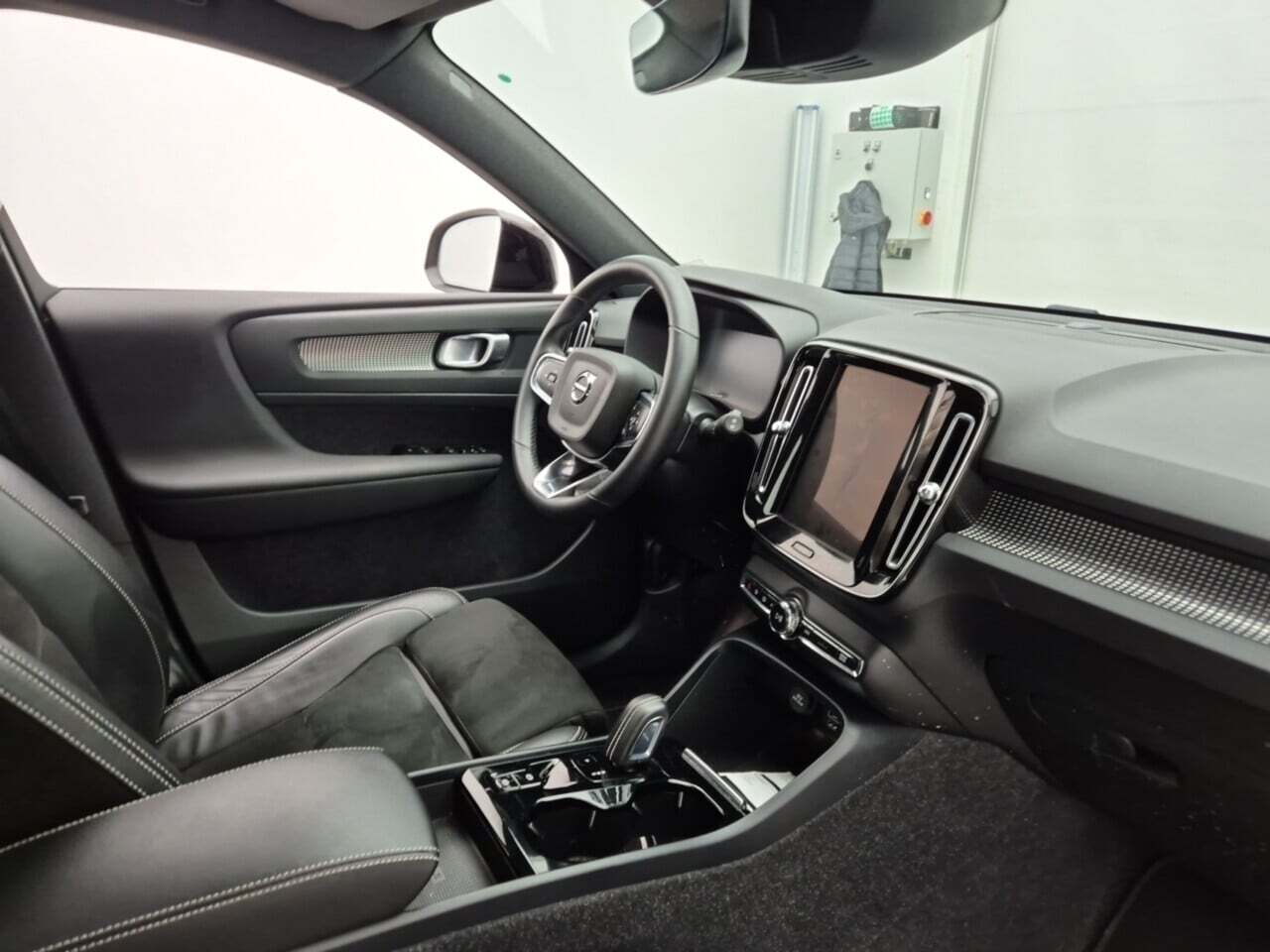 VOLVO XC40 1.5 T5 RECHARGE R-DESIGN GEART photo