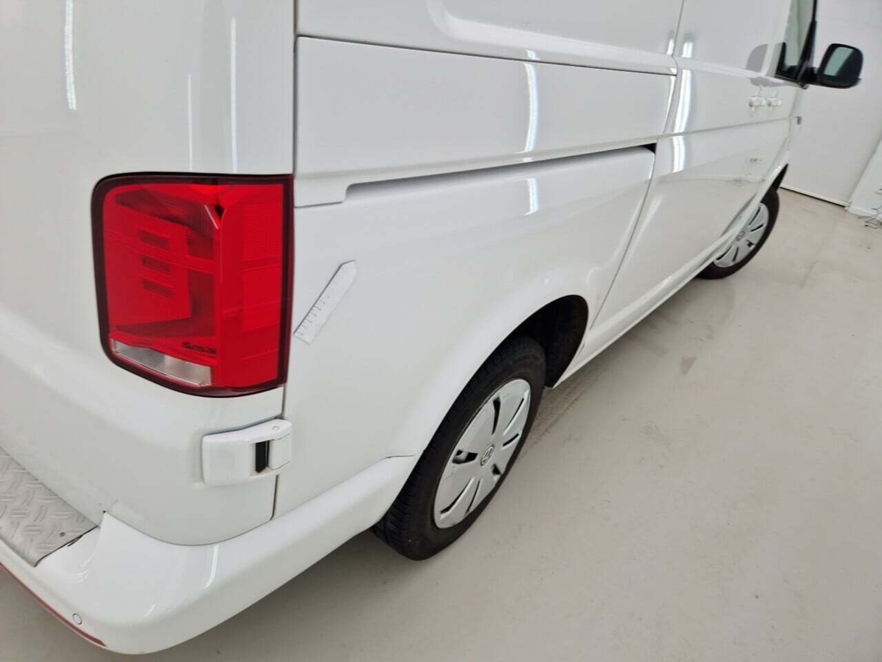 VOLKSWAGEN TRANSPORTER 2.0 TDI SCR BMT DSG photo