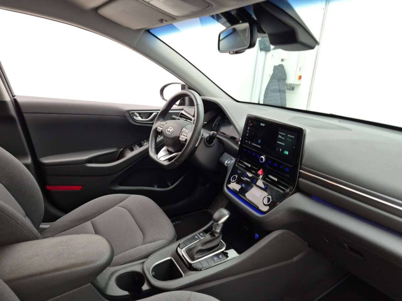 HYUNDAI IONIQ 1.6 GDI SHINE 6-DCT photo