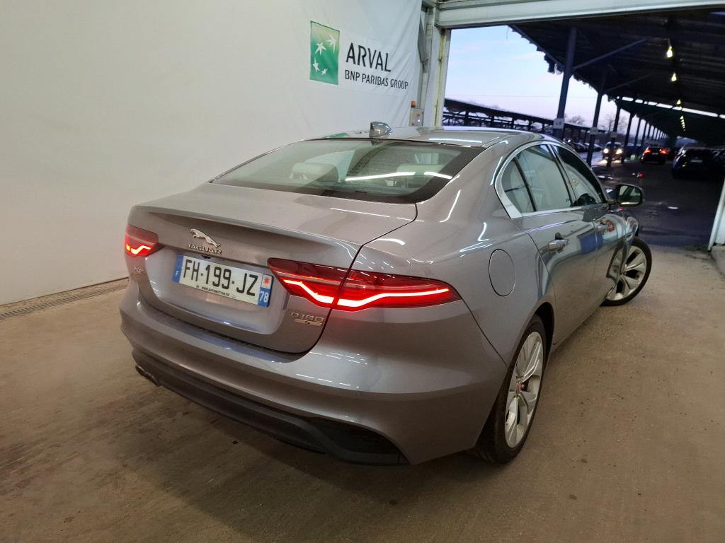 Jaguar 2.0D 180ch Business Auto JAGUAR XE 4p Berline 2.0D 180ch Business Auto photo